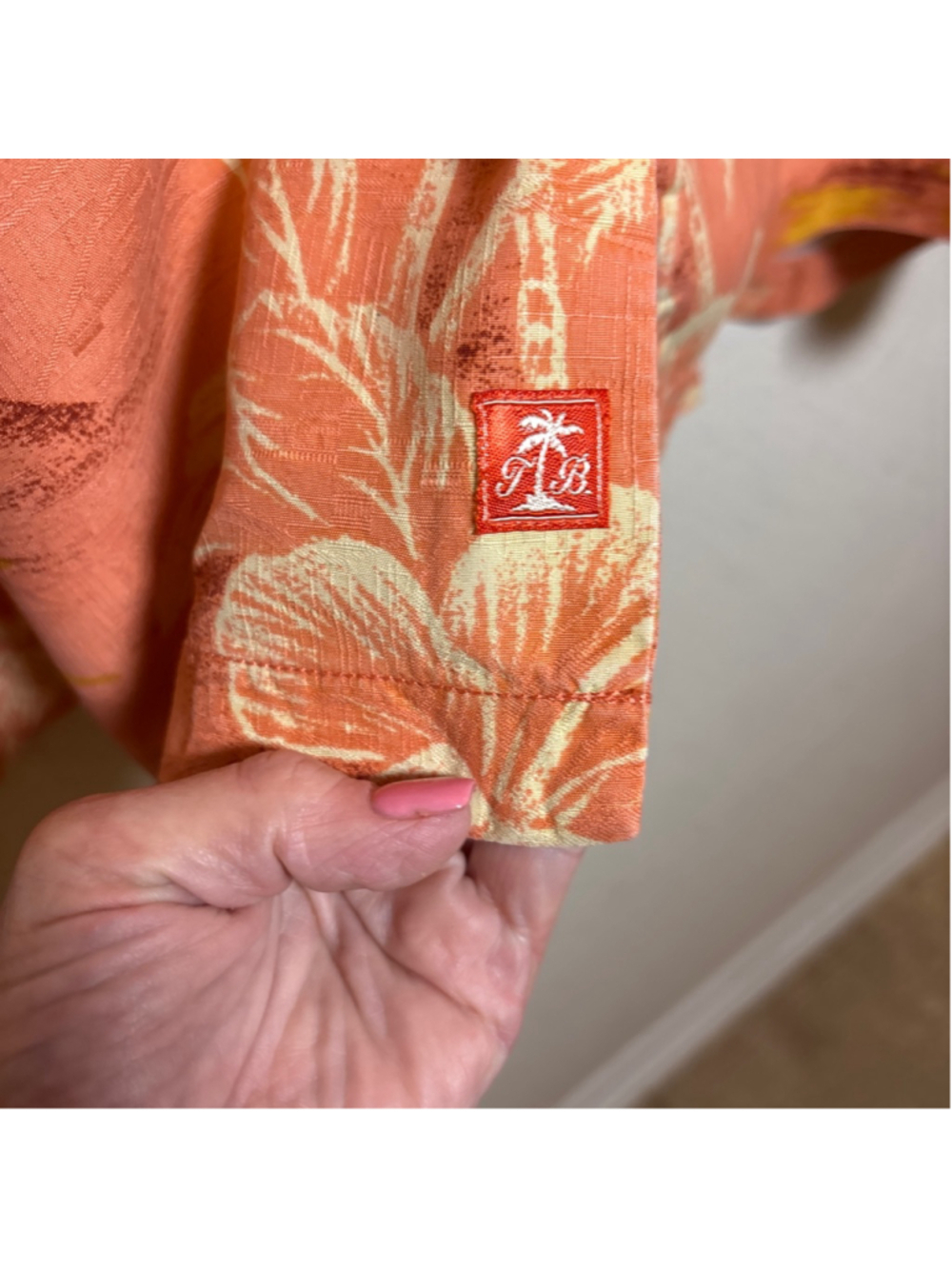 Tommy Bahama silk Hawaiian shirt large original loose fit - Picture 6 of 8